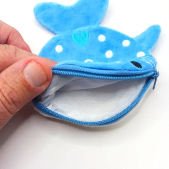 Blue Shark Zippered Coin Purse Wallet New - Picture 2 of 6